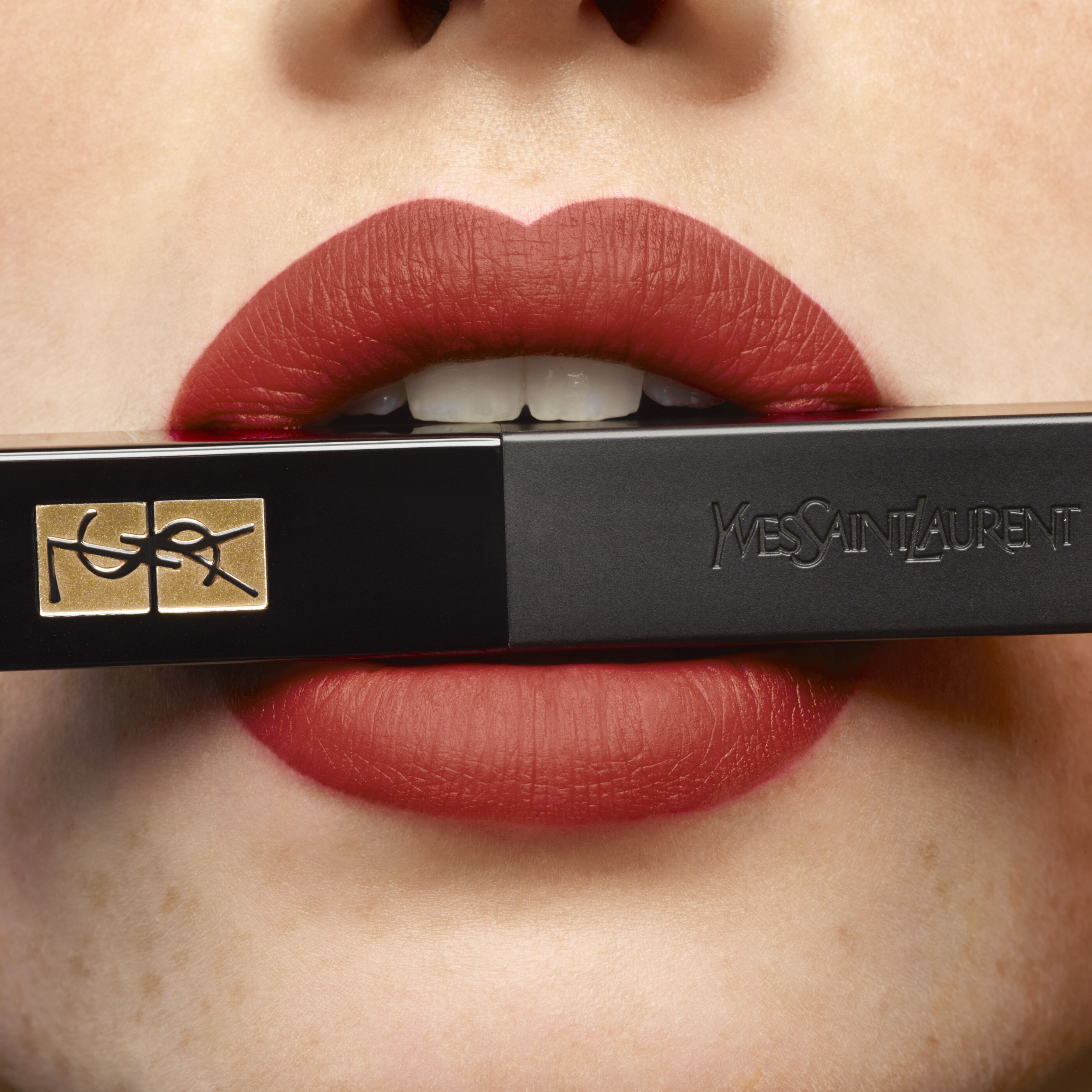 ROUGE PUR COUTURE THE SLIM VELVET RADICAL