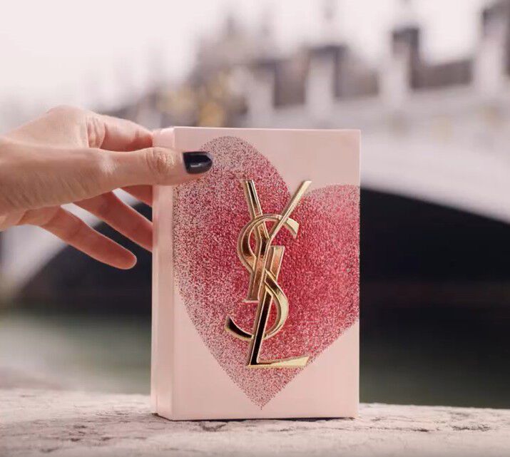YSLバレンタイン限定1988 Own the spotlight with The Slim Collector Valentine's Day | YSL Beauty